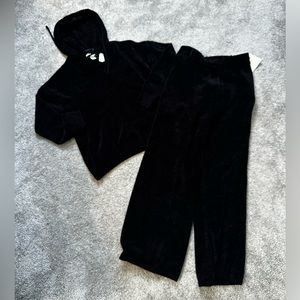 NWT Black Chenille Set